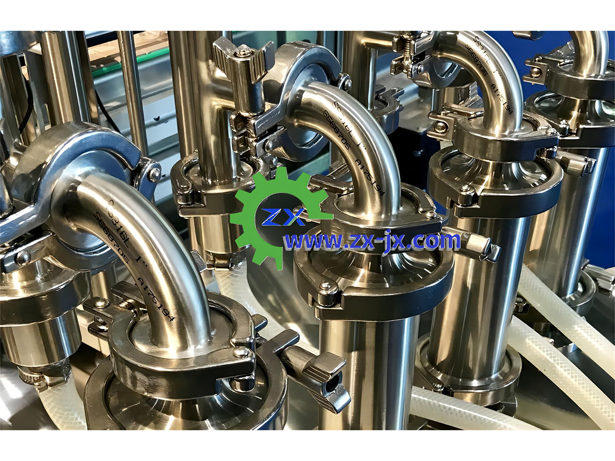 跟随式灌装旋盖贴标生产线