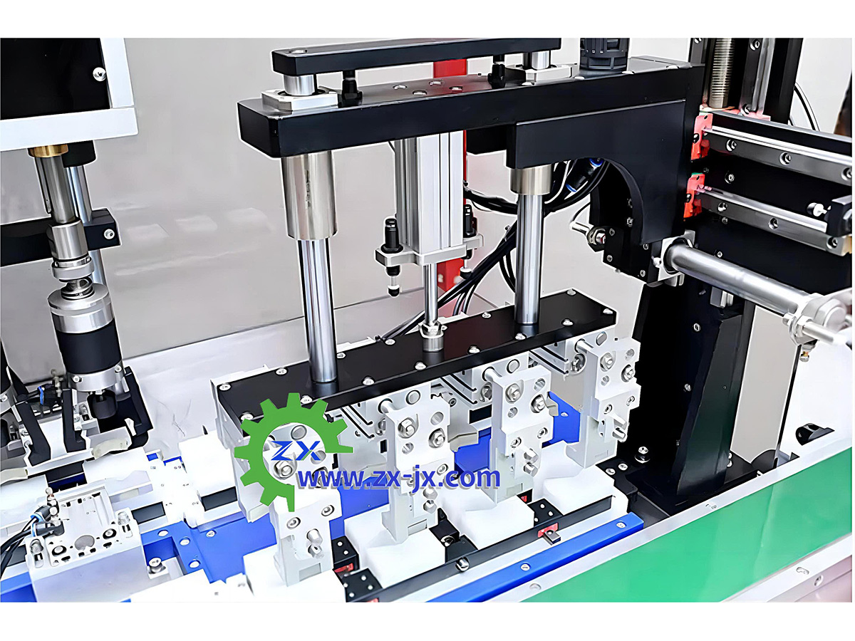 四头循环灌装旋盖生产线